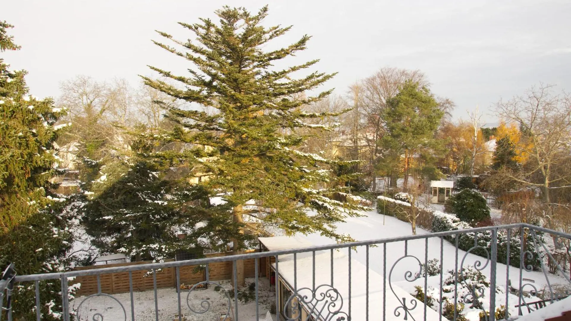 Apartment Traumzeit Mit Balkon In Vorstadtvilla Dresden Germany