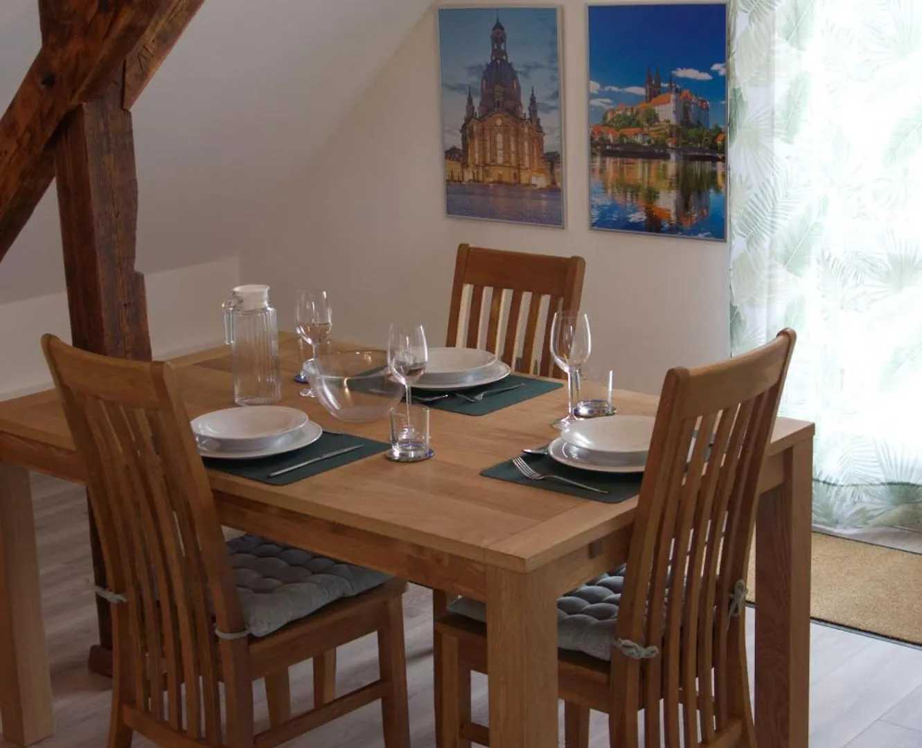 Apartment Traumzeit Mit Balkon In Vorstadtvilla Dresden